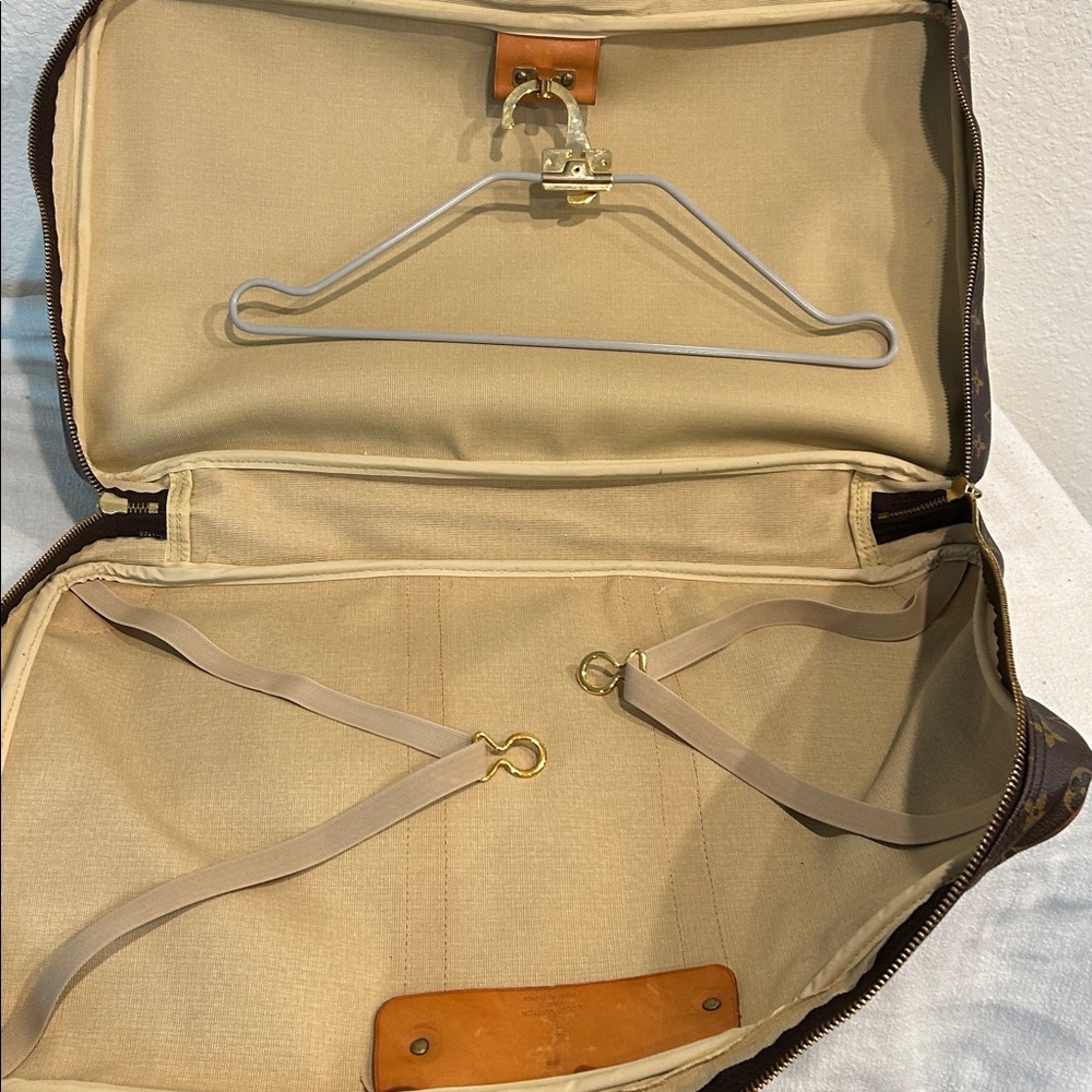 Kabul leather travel bag
Louis Vuitton Brown and Tan - Picture 17 of 17